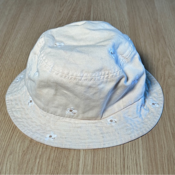 RARE Cherry LA Mountain Wear Bucket Hat in blush - Picture 5 of 8